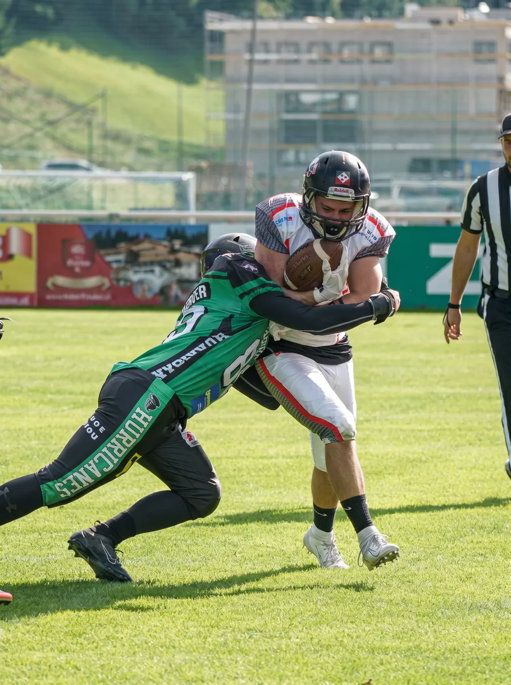Hurricanes auswärts in Tirol
